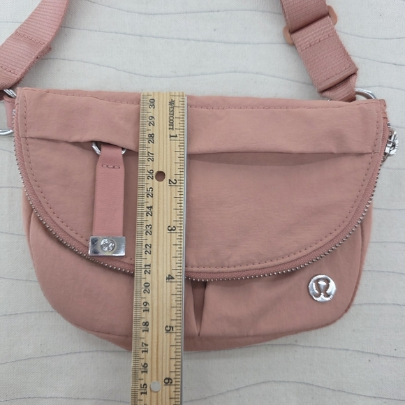Lululemon Womens All Night Festival Bag Micro 1.5L Blush Silver Zipper Foldover - Picture 9 of 9